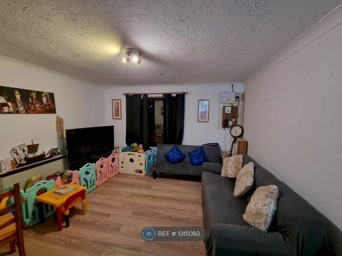 1 Bedroom Flat To Rent In Trinity Place, Stevenage SG1