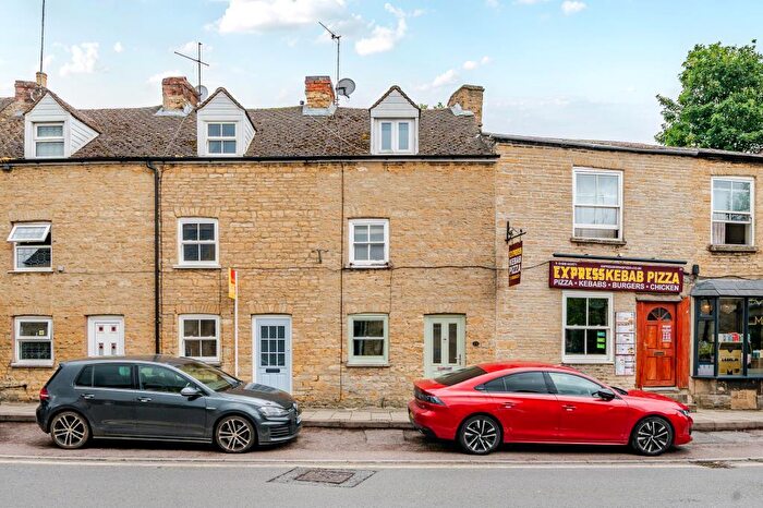 2 Bedroom Cottage For Sale In Chipping Norton, Oxfordshire, OX7