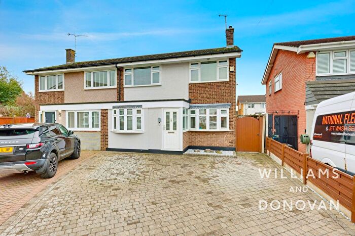 4 Bedroom Semi Detached House For Sale In Meadway, Benfleet, SS7