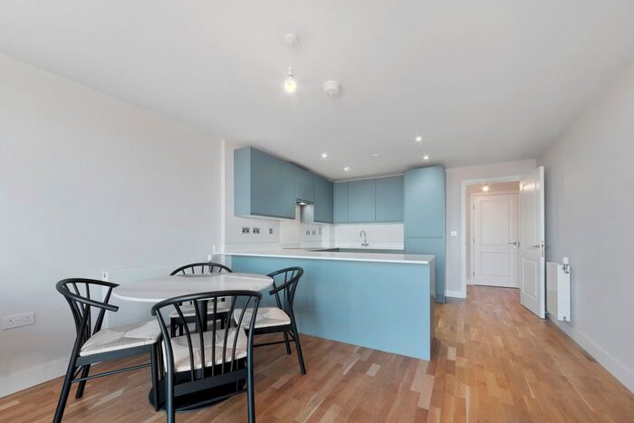 2 Bedroom Flat To Rent In The Oakwood, Colina Road, London, N15