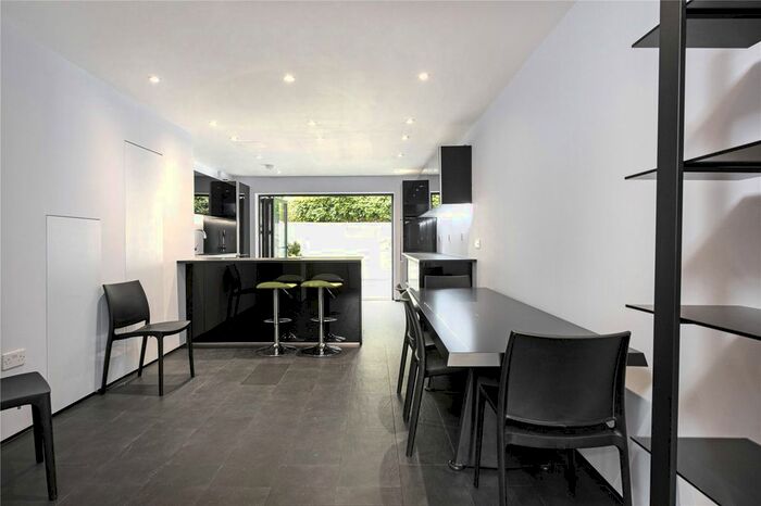 3 Bedroom Detached House To Rent In Ramsden Road, London, SW12