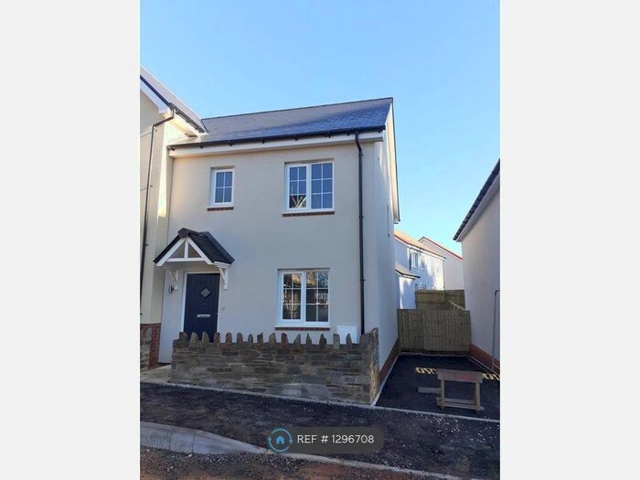 3 Bedroom Semi-Detached House To Rent In Muddlebridge Close, Bickington, Barnstaple EX31