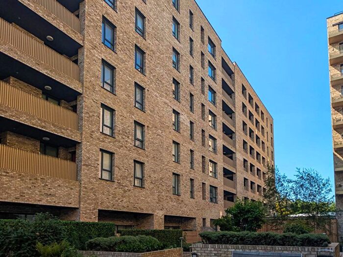 2 Bedroom Flat To Rent In Devlin House, Acton Gardens, W3