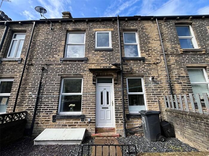 2 Bedroom Terraced House To Rent In Upper Fountain Street, Sowerby Bridge, Halifax, HX6