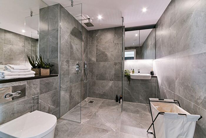 1 Bedroom Flat To Rent In Mitre Yard, North Kensington, London, NW10