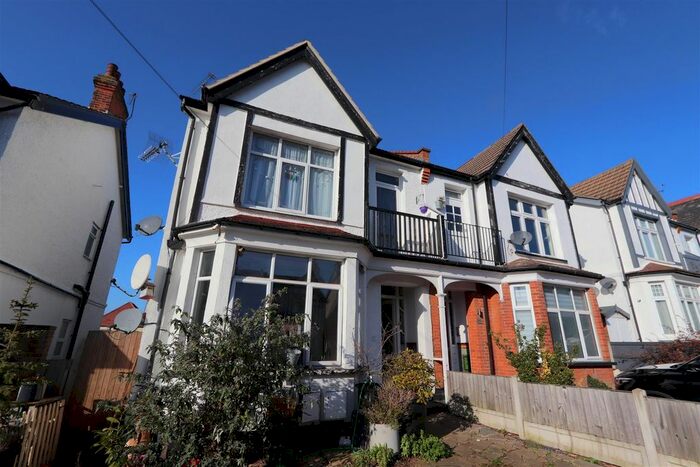 1 Bedroom Flat To Rent In Satanita Road, Westcliff-On-Sea, SS0