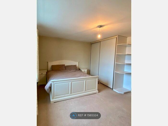 1 Bedroom Flat To Rent In Brook Court, London, SE12