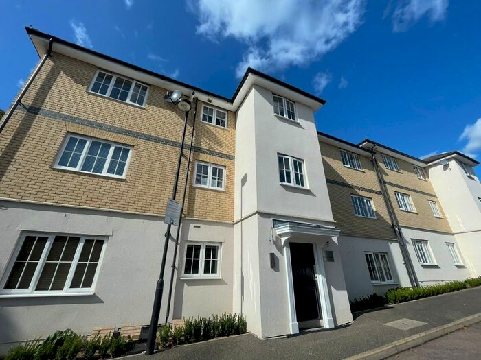 2 Bedroom Flat To Rent In King Cole Place, Colchester, CO4