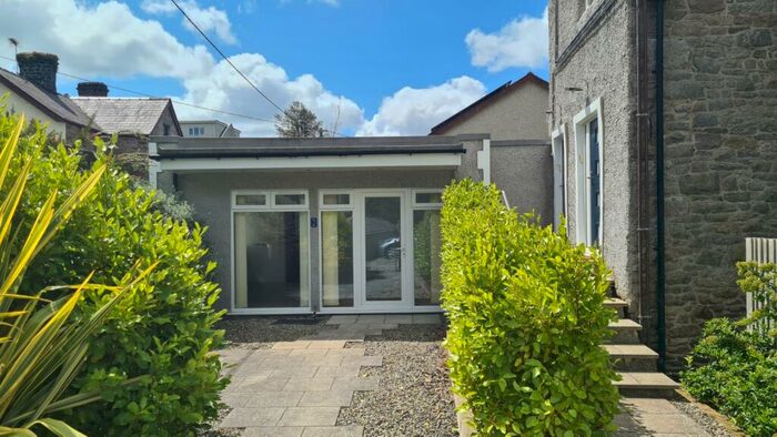 2 Bedroom Flat To Rent In Laurence House, Y Felinheli, LL56