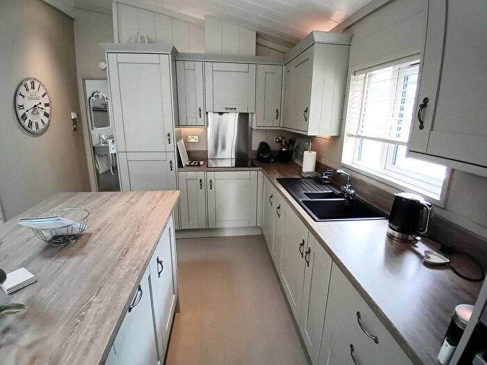 2 Bedroom Chalet For Sale In Westfield Lane, Westfield, Hastings, TN35
