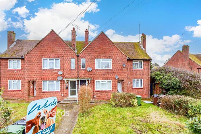 2 Bedroom Maisonette For Sale In Bishops Close, Nettlestead, Maidstone, Kent, ME18