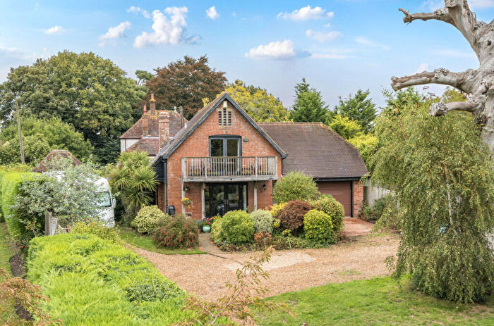 3 Bedroom Detached House For Sale In Cornwell's Bank, Newick, BN8