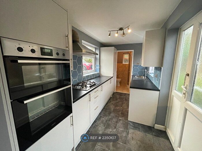 4 Bedroom Semi-Detached House To Rent In Mill Street, Crewe, CW2