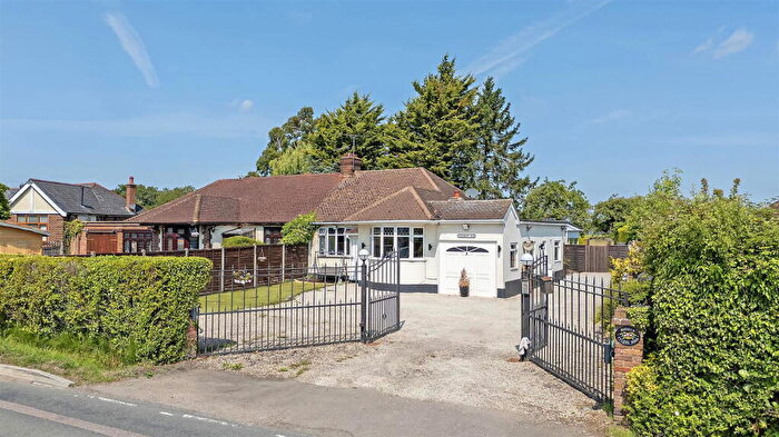 3 Bedroom Semi-Detached Bungalow For Sale In Tylers Road, Roydon, CM19