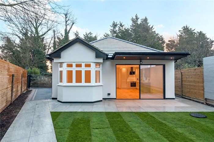 2 Bedroom Bungalow For Sale In Ladysmith Road, Enfield, EN1
