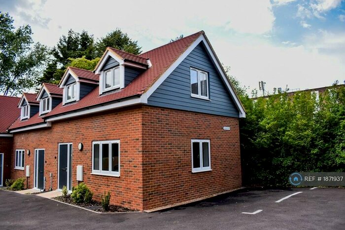 1 Bedroom Semi-Detached House To Rent In Platinum House, Leatherhead, KT22