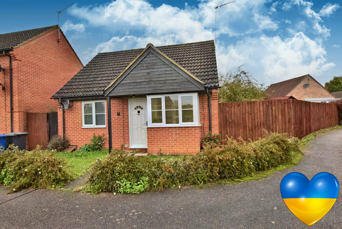 2 Bedroom Detached Bungalow To Rent In Parkside, Stanton, IP31