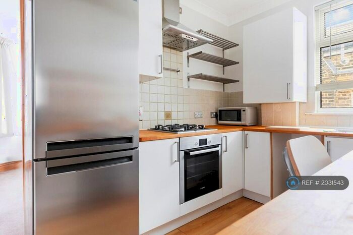 2 Bedroom Flat To Rent In Devonshire Road, London, N13
