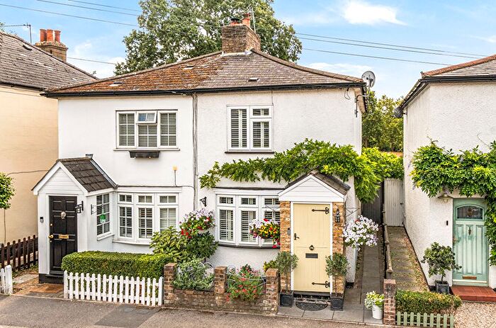 2 Bedroom Semi-Detached House For Sale In Hersham, Surrey, KT12