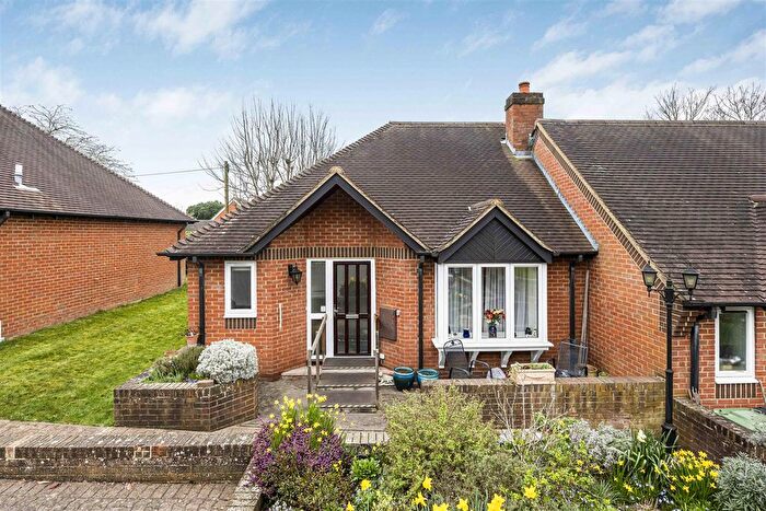 1 Bedroom Semi Detached Bungalow For Sale In War Memorial Place, Henley-On-Thames, RG9
