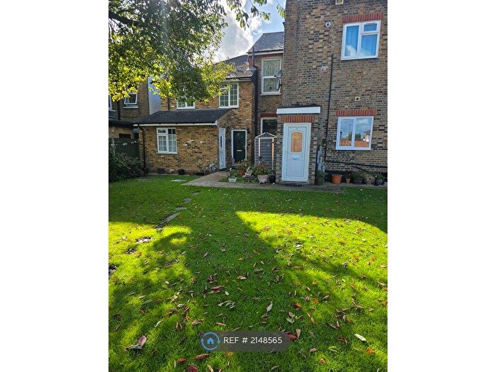 1 Bedroom Flat To Rent In Whitton Lodge, Hounslow, TW3