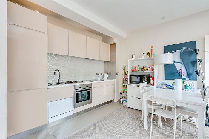 2 Bedroom Flat For Sale In Penywern Road, London, SW5