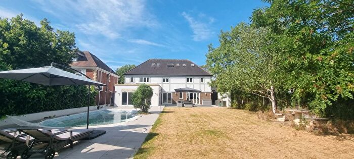 6 Bedroom Detached House To Rent In Nelmes Way, Hornchurch, RM11