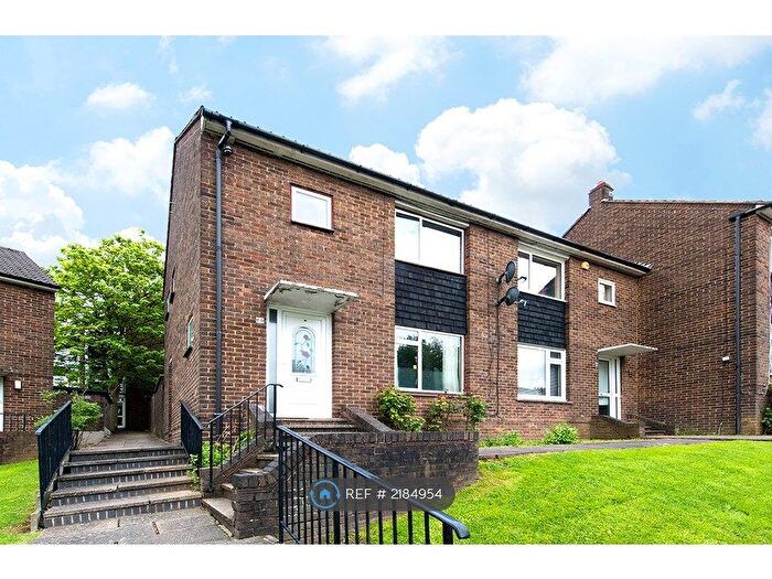 2 Bedroom Maisonette To Rent In Aylmer Road, London, N2