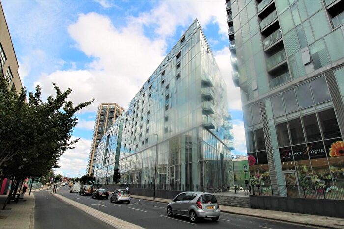 2 Bedroom Apartment To Rent In Cavatina Point, Dancers Way, Greenwich, SE8