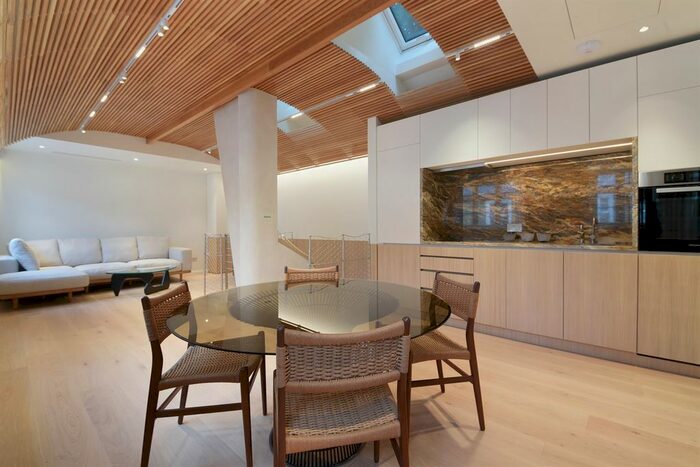 1 Bedroom Mews To Rent In Elm Park Lane, London, SW3