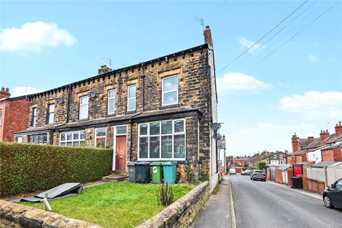 3 Bedroom End Of Terrace House For Sale In Flats -, Carter Avenue, Leeds, West Yorkshire, LS15