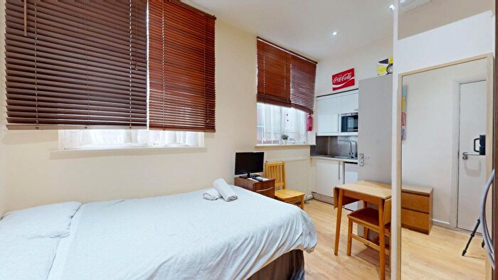 Studio To Rent In Brondesbury Park, London, NW6