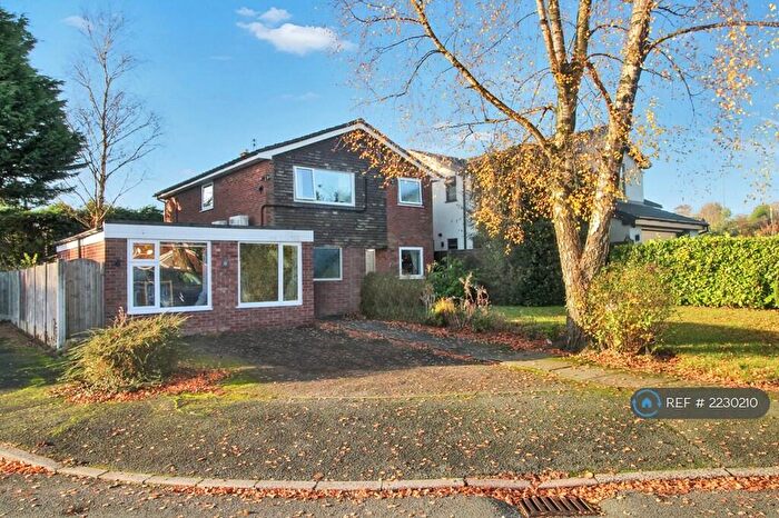 4 Bedroom Detached House To Rent In Sergeants Lane, Whitefield, Manchester, M45