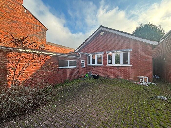 2 Bedroom Detached Bungalow For Sale In Bank Street, Stourbridge, DY9