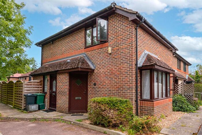1 Bedroom End Of Terrace House For Sale In Horley, RH6
