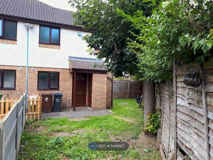 1 Bedroom Terraced House To Rent In Holden Close, Dagenham, RM8