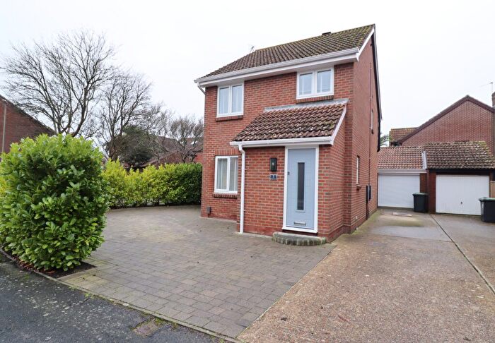 3 Bedroom Detached House For Sale In Fathoms Reach, Hayling Island, PO11