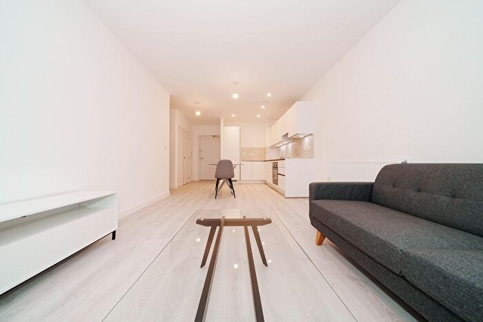 1 Bedroom Flat To Rent In Tabbard Apartments, East Acton, W3