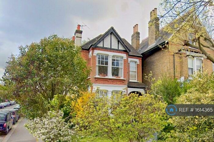 2 Bedroom Flat To Rent In East Dulwich, London, SE22