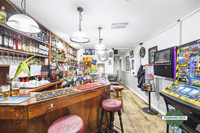Property To Rent In St James's Street, London, E17