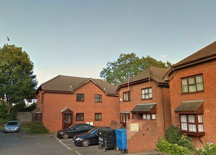 1 Bedroom Terraced House To Rent In Hamilton Way, Palmers Green, N13