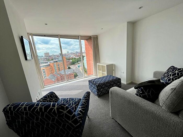2 Bedroom Flat To Rent In Trinity One, East Street, Leeds, West Yorkshire, LS9