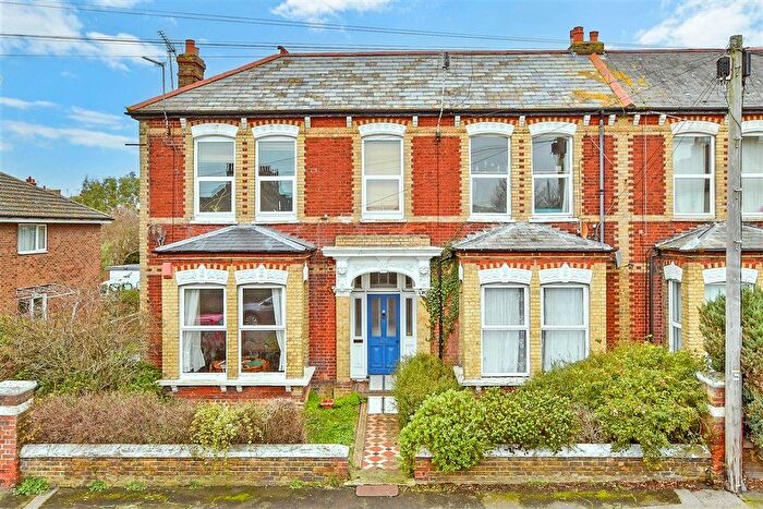 1 Bedroom Flat For Sale In Northdown Avenue, Margate, Kent, CT9