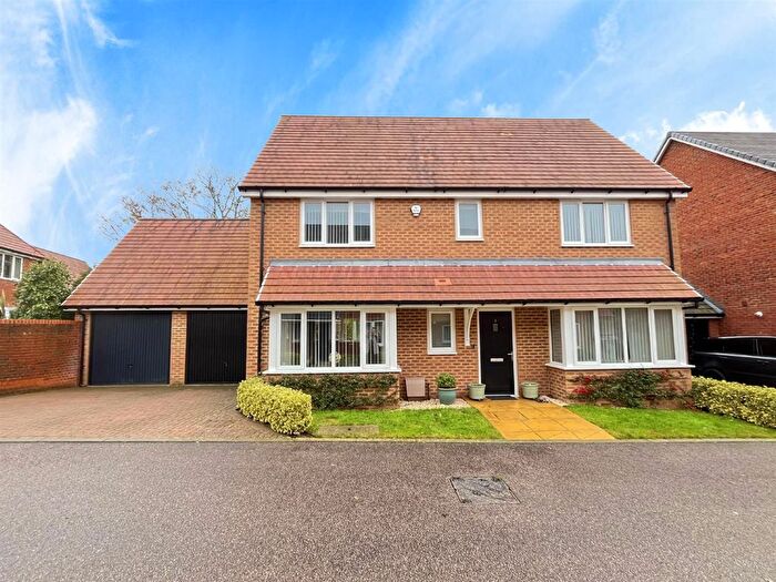 4 Bedroom Detached House For Sale In Spring Close, Horam, Heathfield, TN21