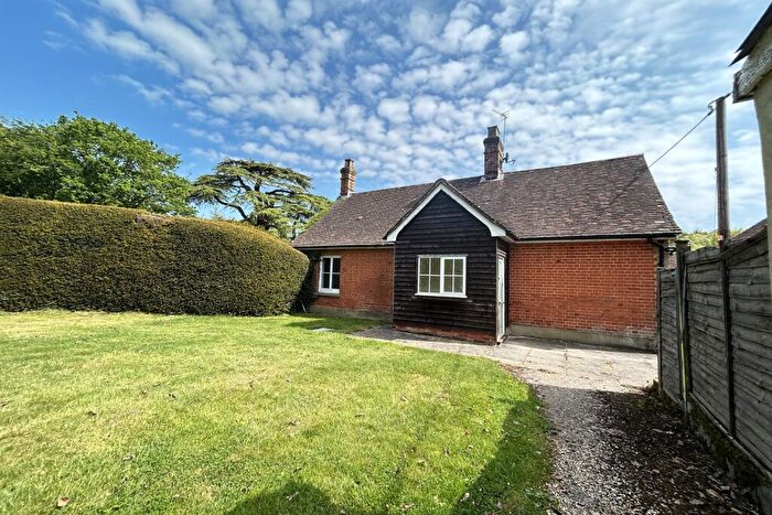 2 Bedroom Cottage To Rent In Odiham, Hampshire, RG29
