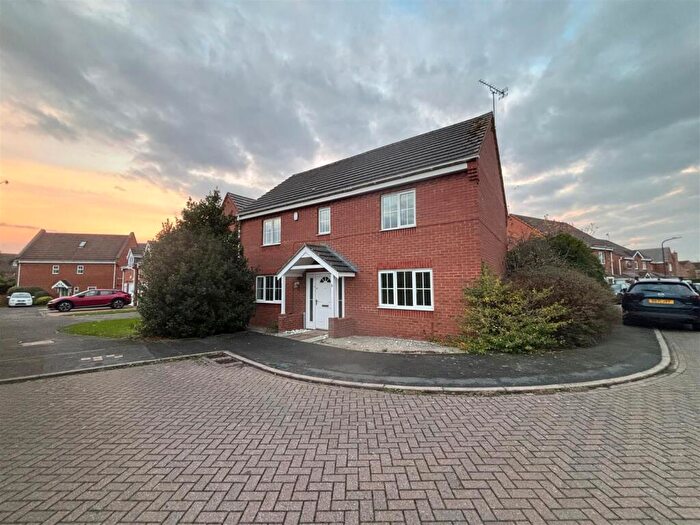 4 Bedroom Detached House To Rent In Monks Close, Cawston, Rugby, CV22