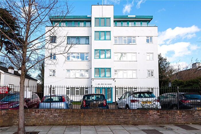 1 Bedroom Flat To Rent In Tabard House, Upper Teddington Road, KT1