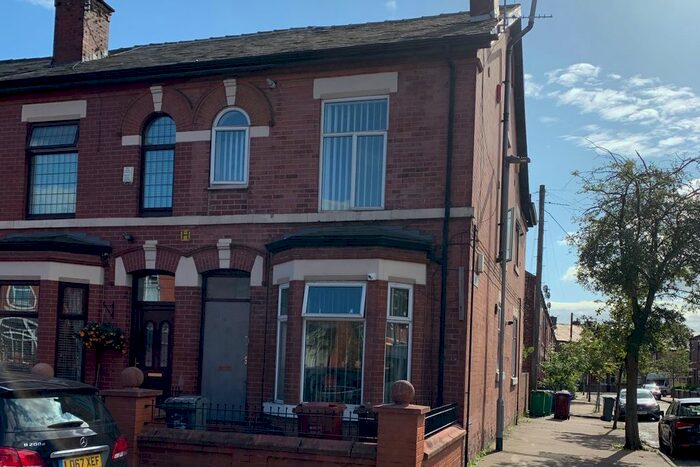 1 Bedroom Flat To Rent In Droylsden Road, Manchester, Greater Manchester, M40