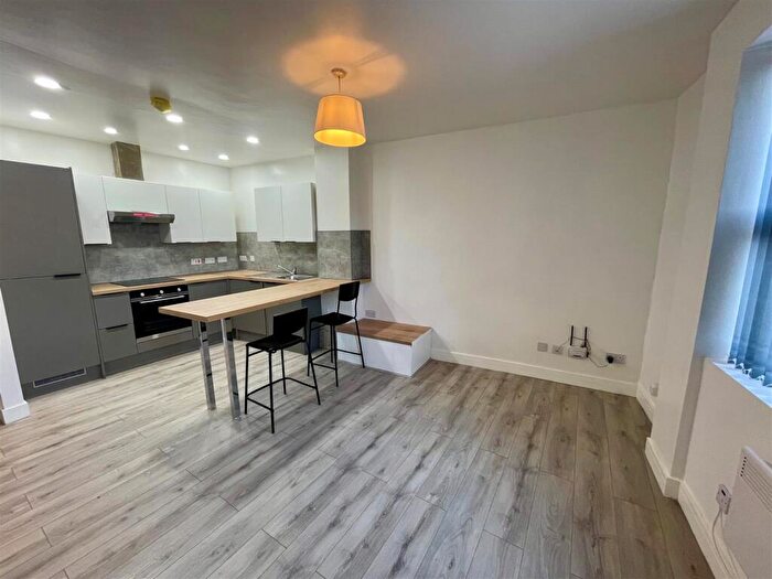 2 Bedroom Flat To Rent In City Rd, Roath, CF24