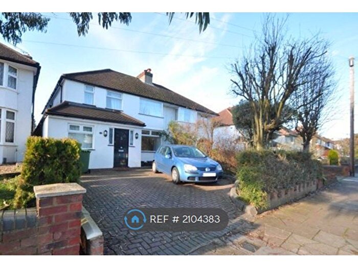 4 Bedroom Semi-Detached House To Rent In Gurney Court Road, St. Albans, AL1